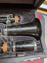 Load image into Gallery viewer, USED Buffet Tosca Greenline Bb Clarinet