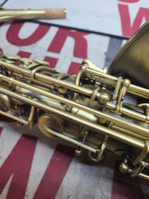 Load image into Gallery viewer, B-STOCK Buffet 400 Series Alto Saxophone, Antique-Matte Finish