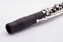 Load image into Gallery viewer, Royal Global Max Bb Clarinet