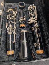 Load image into Gallery viewer, USED Buffet B12 Clarinet