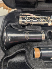 Load image into Gallery viewer, USED Vito 7212 Clarinet