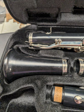 Load image into Gallery viewer, USED Vito 7212 Clarinet
