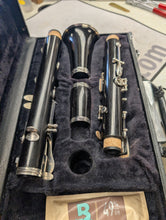Load image into Gallery viewer, USED Yamaha YCL-61 Bb Clarinet