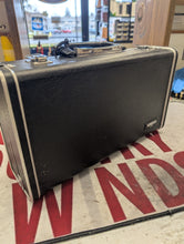 Load image into Gallery viewer, USED Yamaha YCL-61 Bb Clarinet